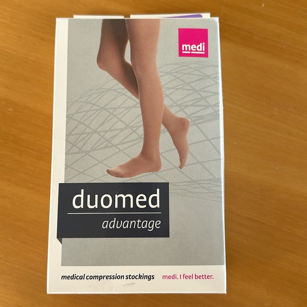 Medical compression stockings 30-40mg, size small, closed toe, black.